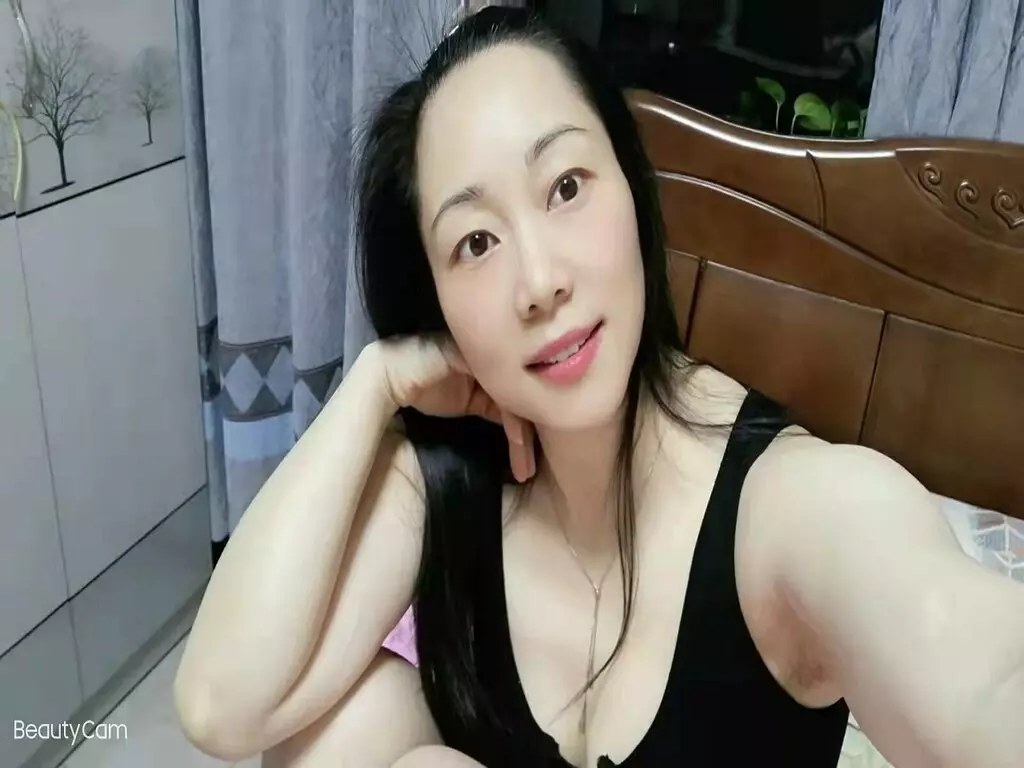 Live Sex Chat with AlannaDergane