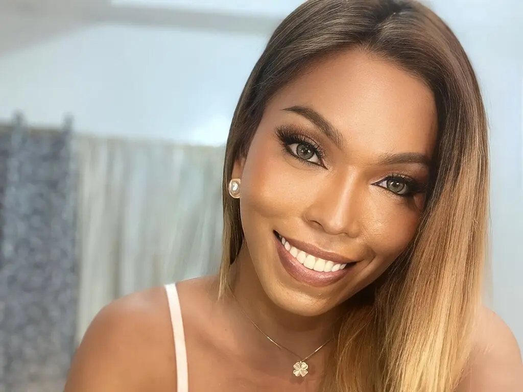 Live Sex Chat with AliyahFarrah