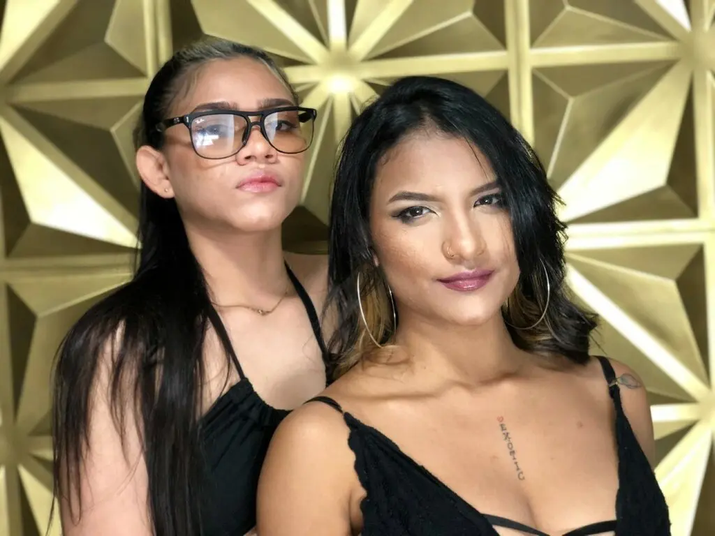 Live Sex Chat with AmmiandAlicia