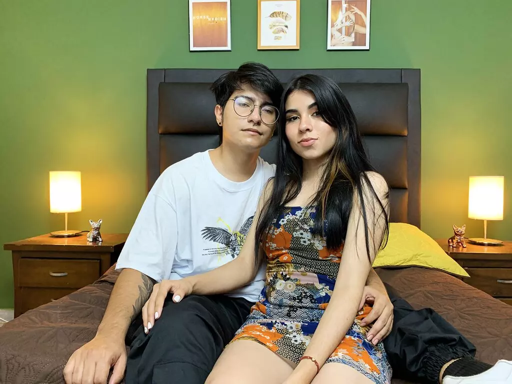 Live Sex Chat with AnyandJacob