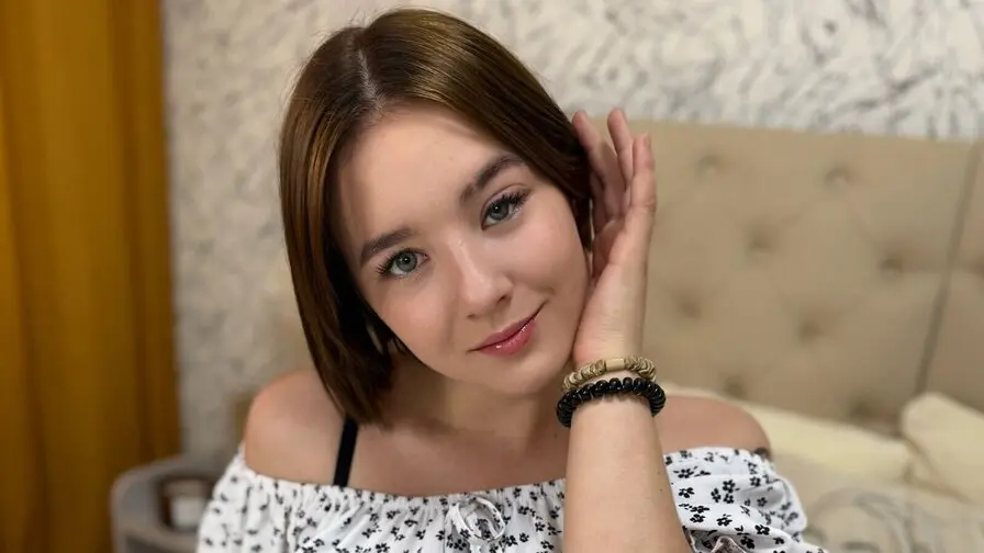 Live Sex Chat with CassieBrook