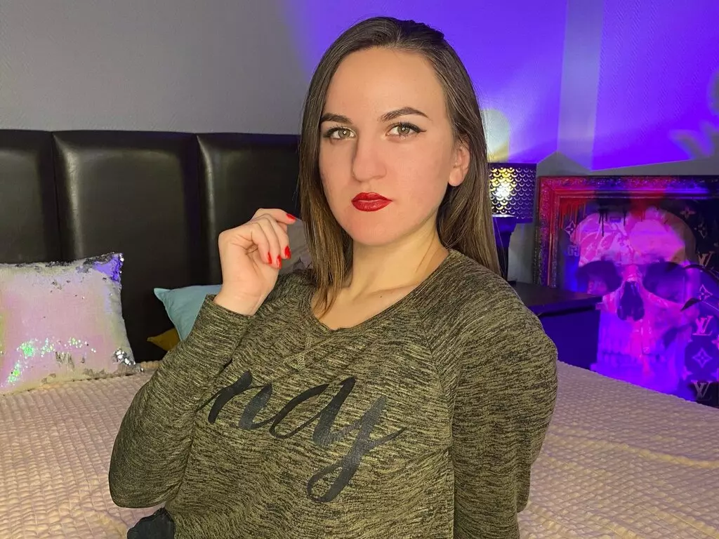 Live Sex Chat with CharlieNeri