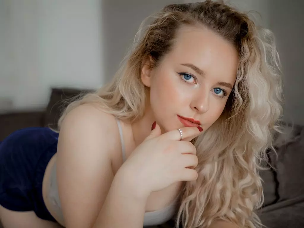 Live Sex Chat with DianaWebb