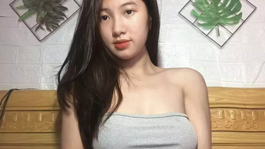 Live Sex Chat with EmilyVien