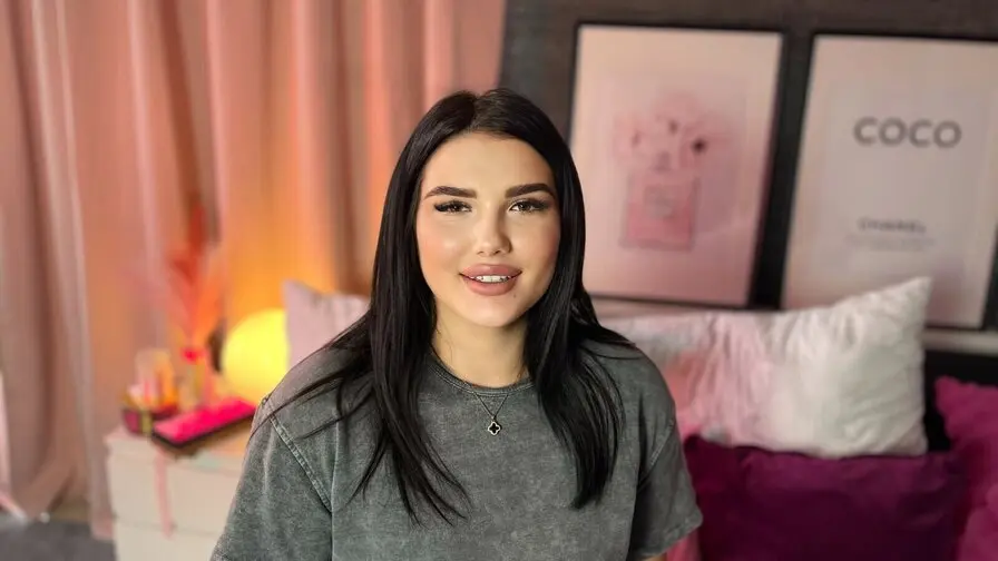 Live Sex Chat with EmmaBrawn