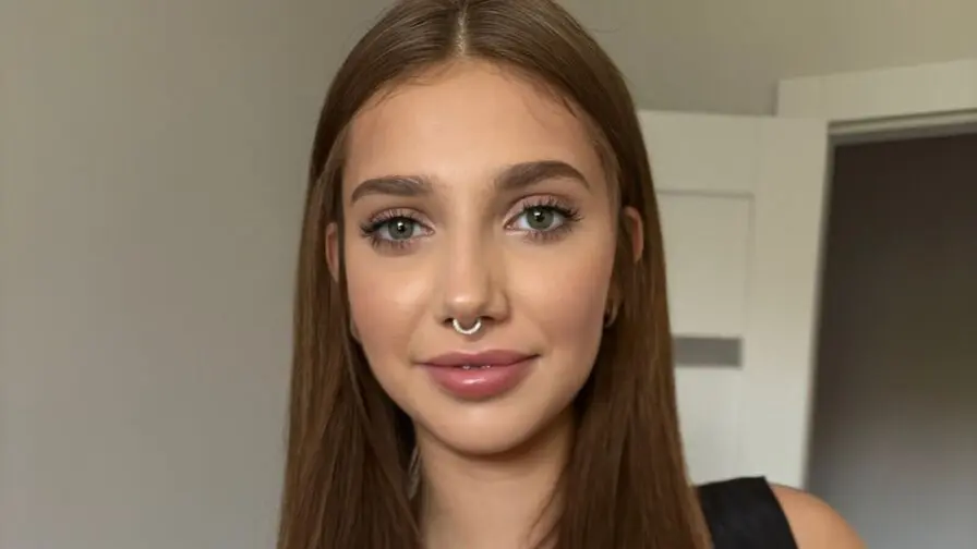 Live Sex Chat with EmmaWhilson