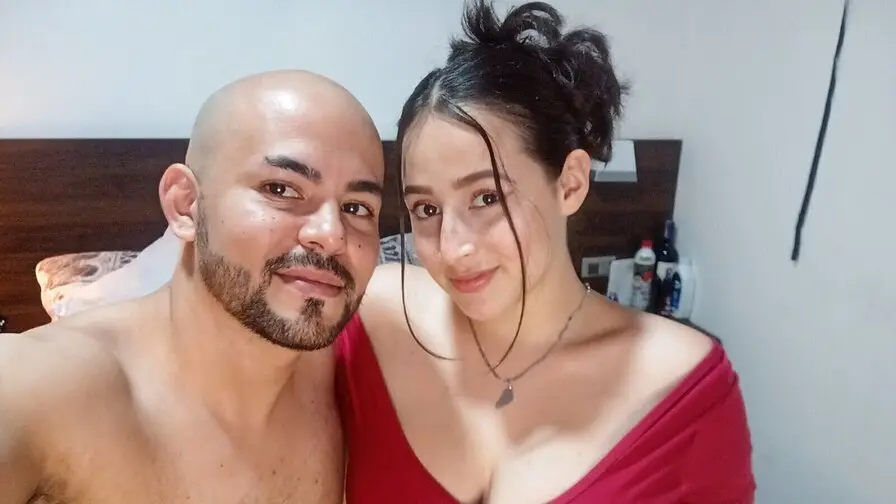 Live Sex Chat with EsperanzaAndNacho