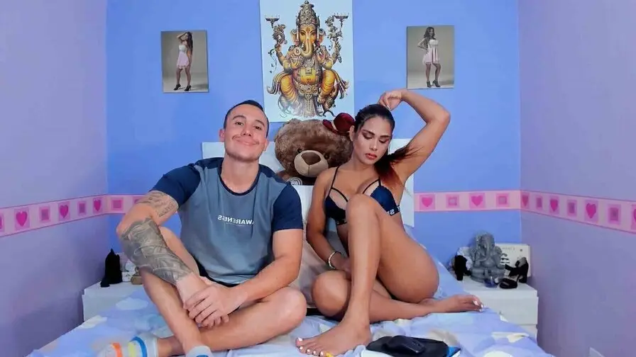 Live Sex Chat with FelipeandShadia