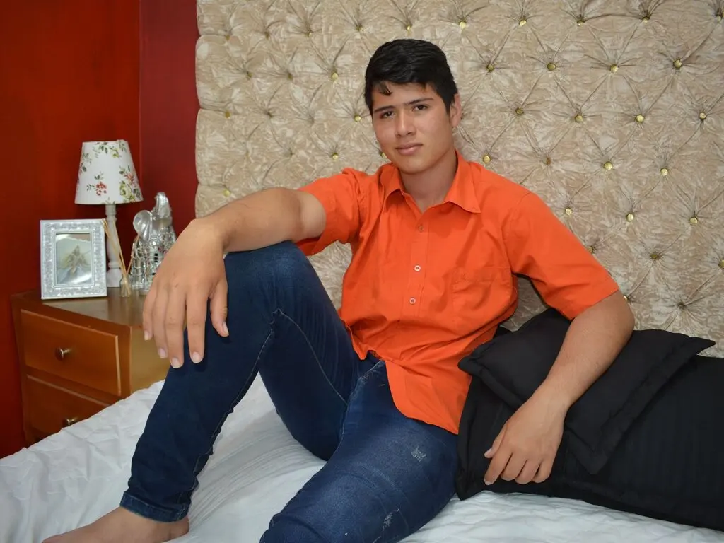 Live Sex Chat with HarryPaul