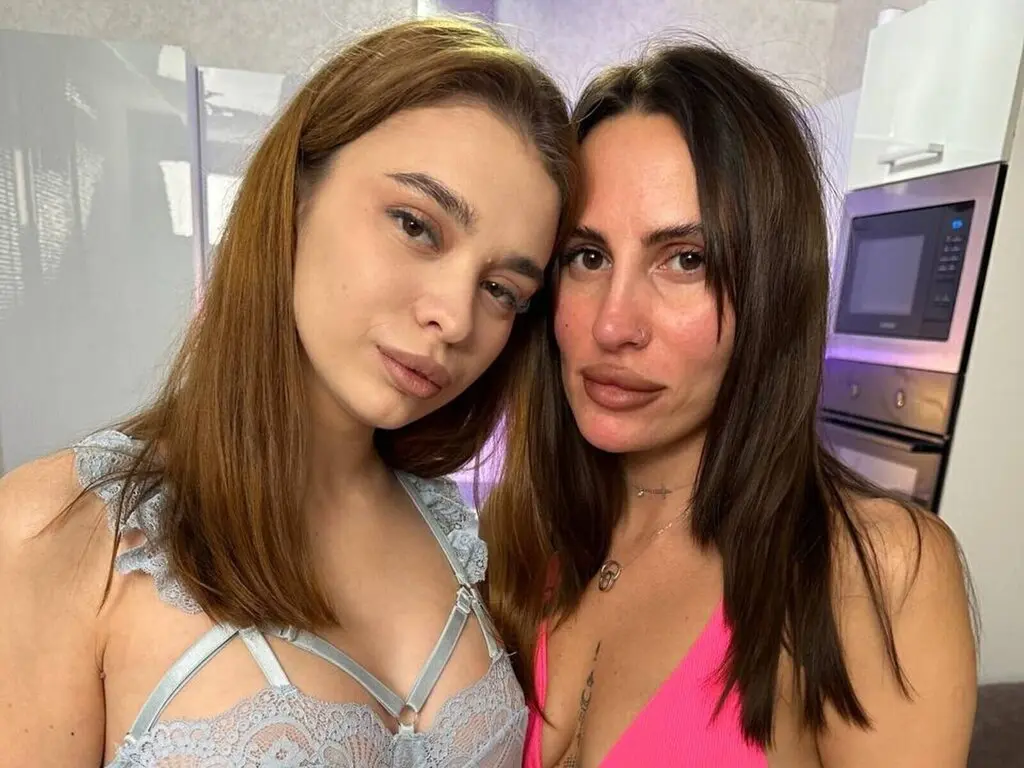 Live Sex Chat with JessicaandMolly