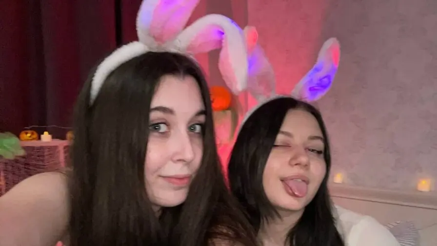 Live Sex Chat with JulianaAndDoris