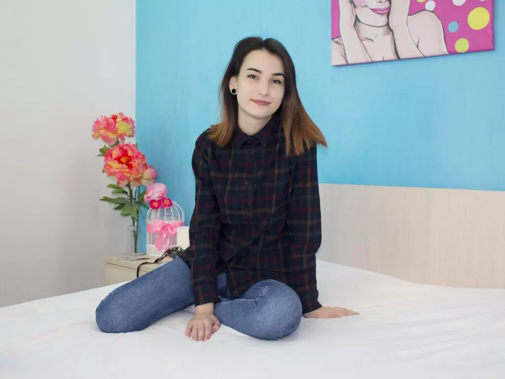 Live Sex Chat with KiraPleasant