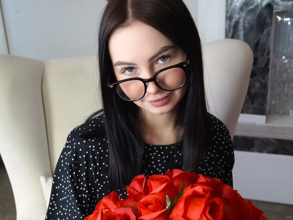 Live Sex Chat with LaurettaSallivan