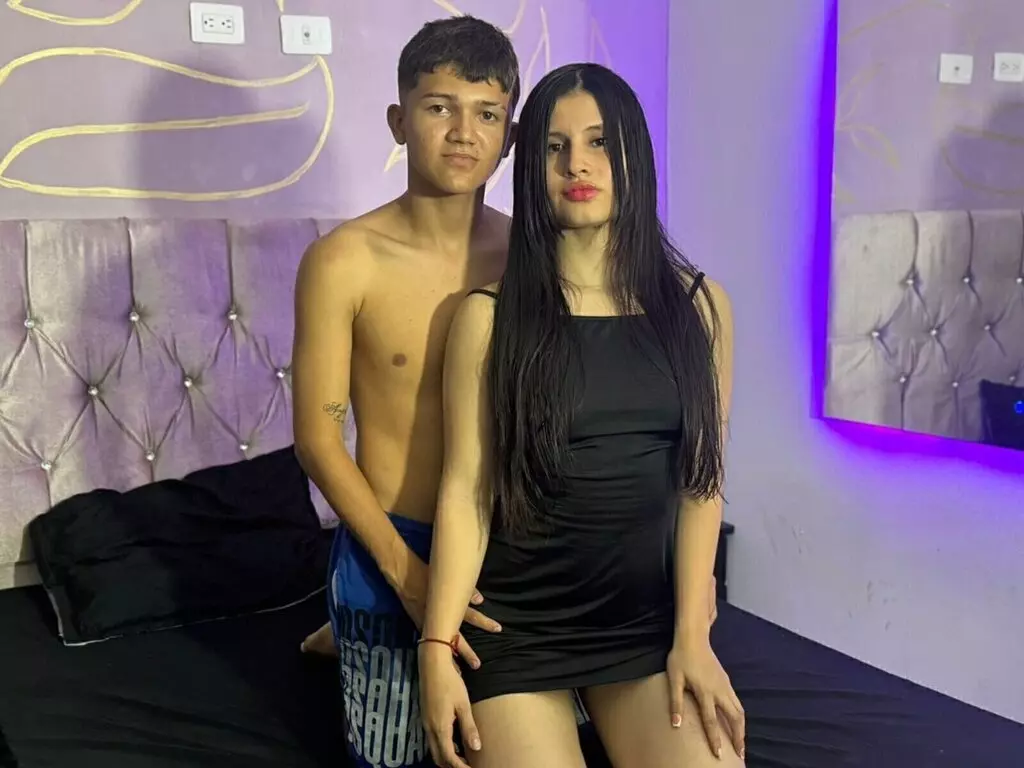 Live Sex Chat with LeslyAndJhonns