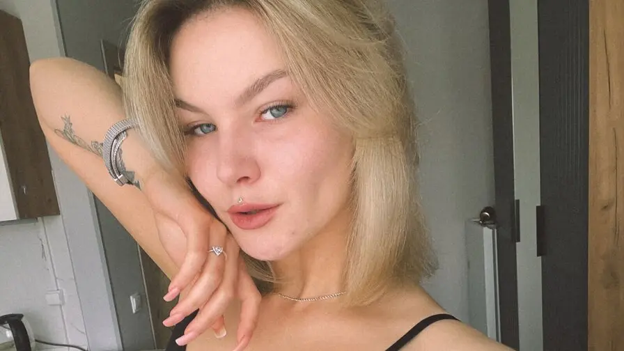 Live Sex Chat with LorettaMoe