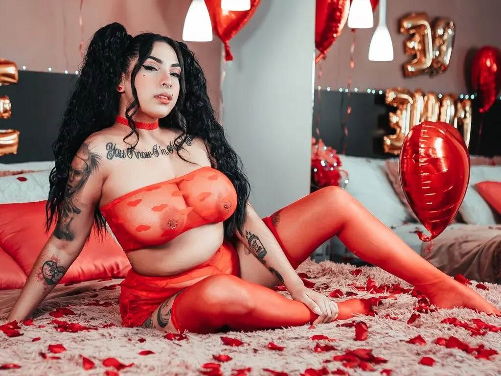 Live Sex Chat with LucianaCavil