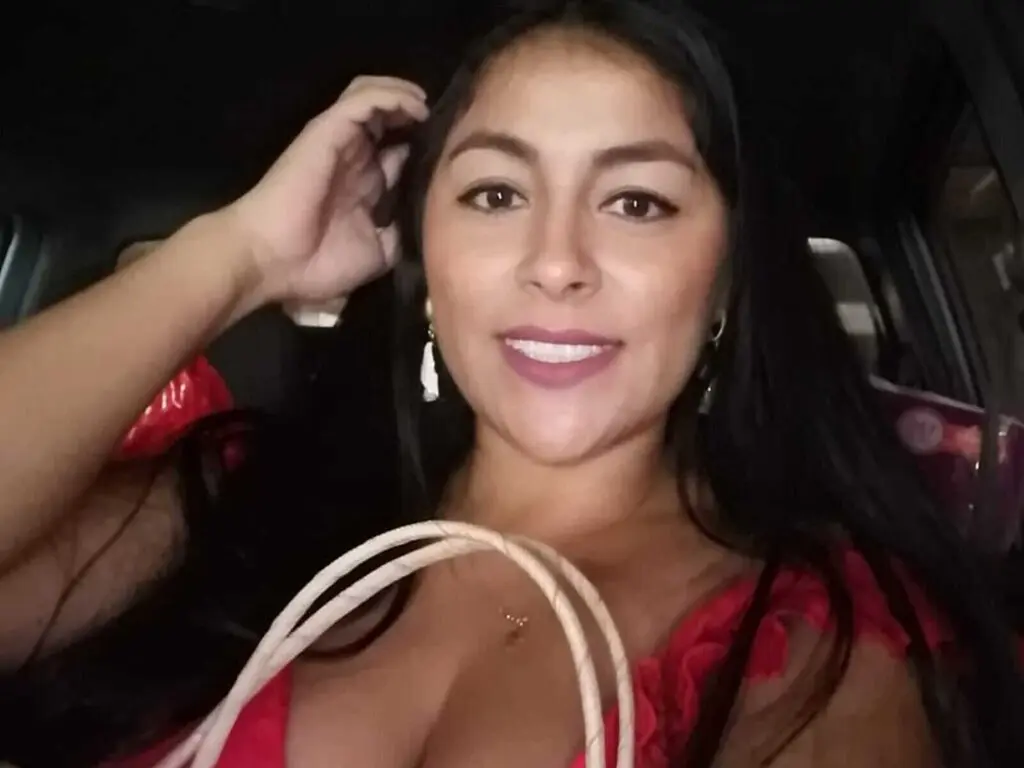 Live Sex Chat with MillyLara