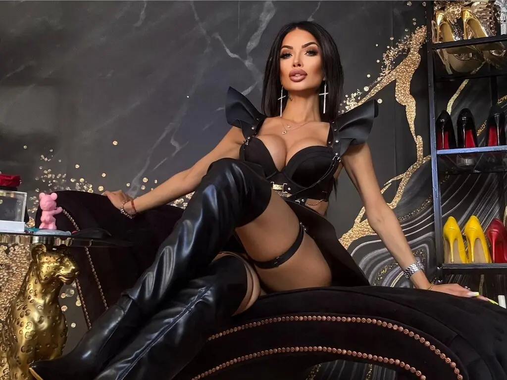 Live Sex Chat with MoniqueSpelll