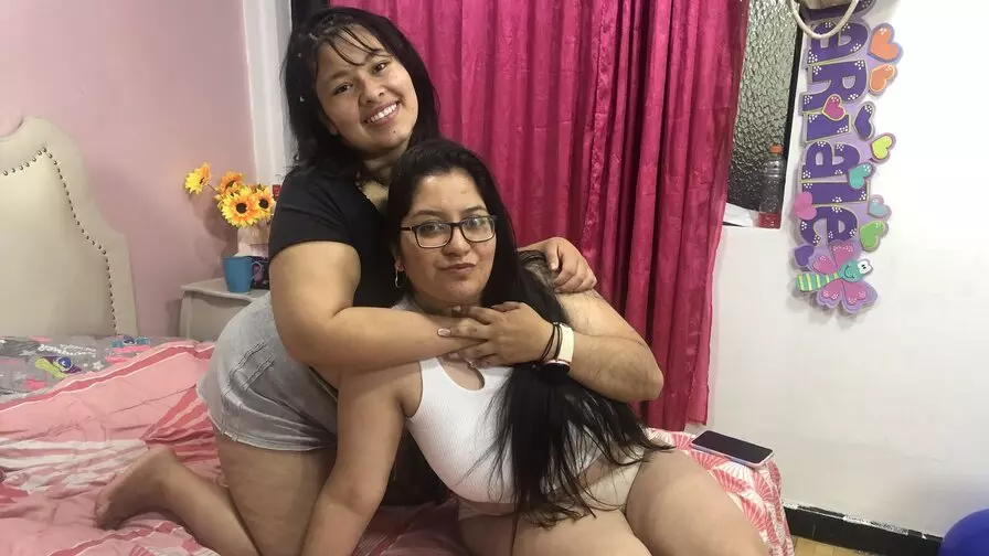 Live Sex Chat with MoonAndHanna