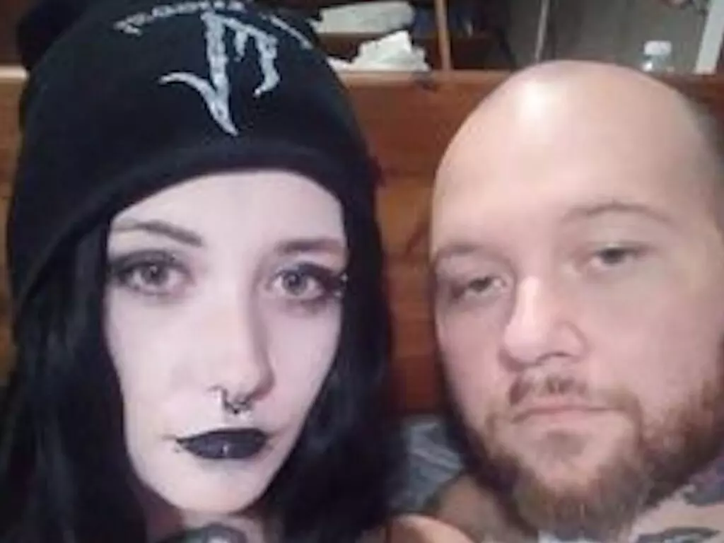 Live Sex Chat with MorticiaAndKhaos