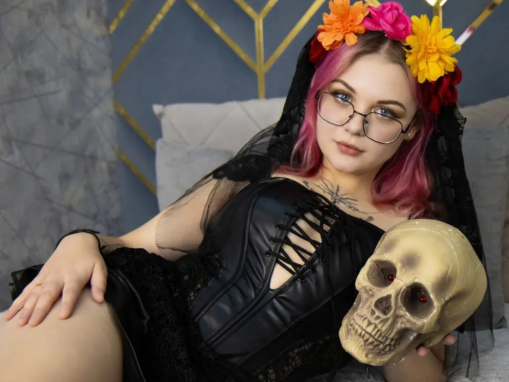 Live Sex Chat with RoxyReeze