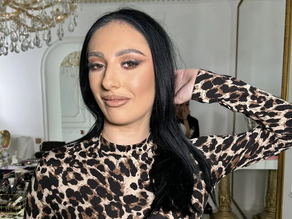 Live Sex Chat with SabynaMarie