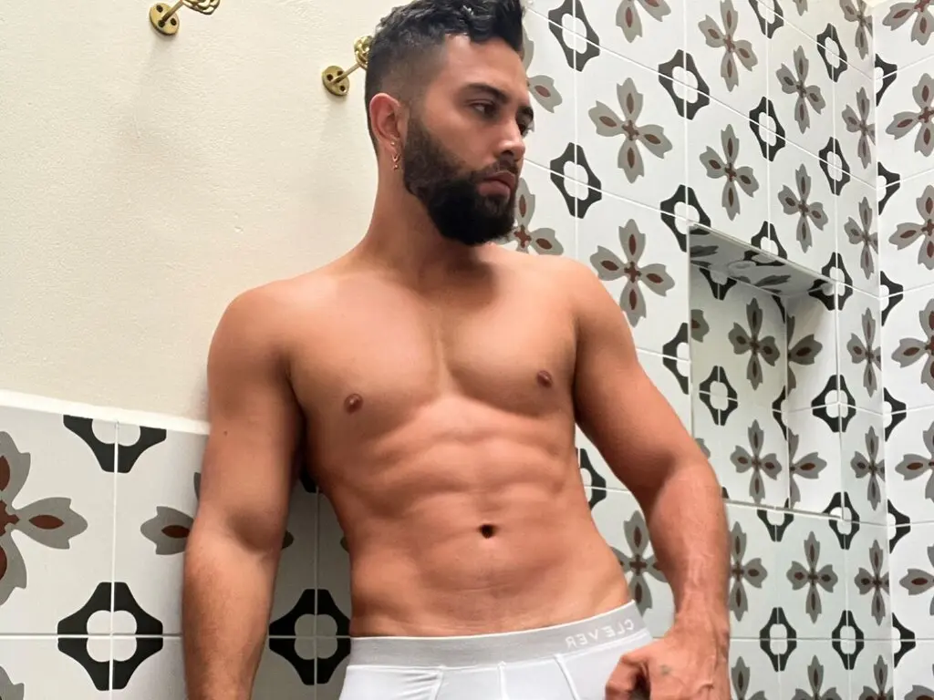 Live Sex Chat with SantiagoMarine