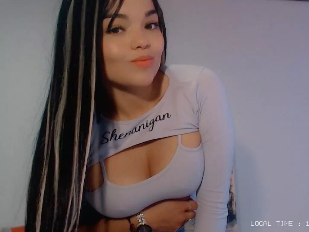 Live Sex Chat with SharickRossemont