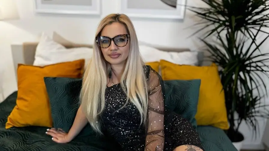 Live Sex Chat with SofiBlaze