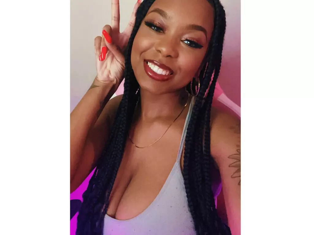 Live Sex Chat with SydneyBlack