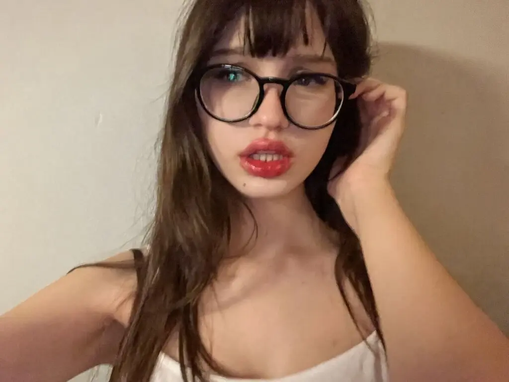 Live Sex Chat with VelvetCassie