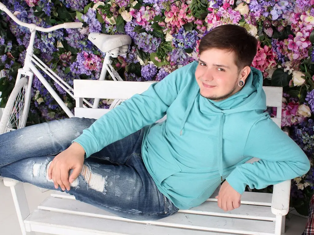Live Sex Chat with YagamiToyBoy